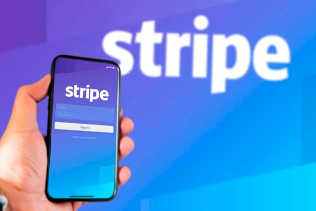 Оплата пластиковой картой VISA, MAESTRO через систему безопастных платежей STRIPE